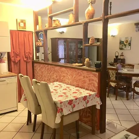 In Mit Grossem Garten Hotel Vodnjan